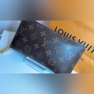 Louis Vuitton Zippy Organizer Monogram wallet